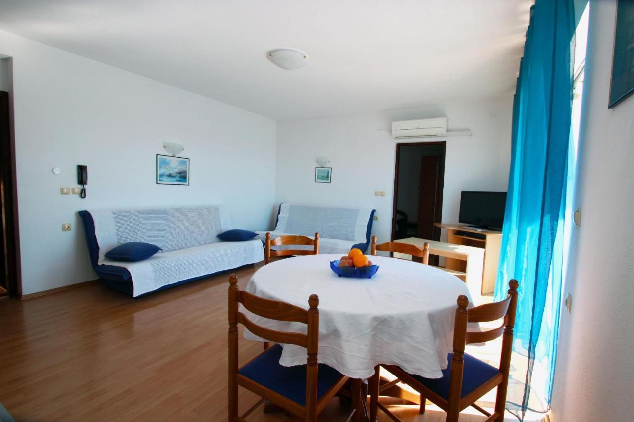 Apartments With A Parking Space Crikvenica - 5553 Екстериор снимка
